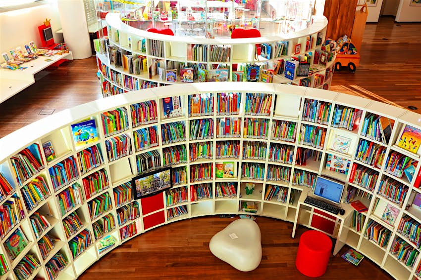 Kids Blog - visit-a-library-1 The children's section in Amsterdam's Central Public Library © Protasnov AN / Shutterstock