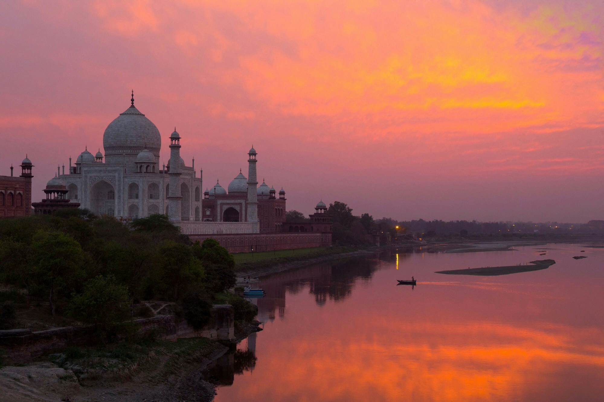 The Taj Mahal Plans To Stay Open At Night For Visitors - Lonely Planet