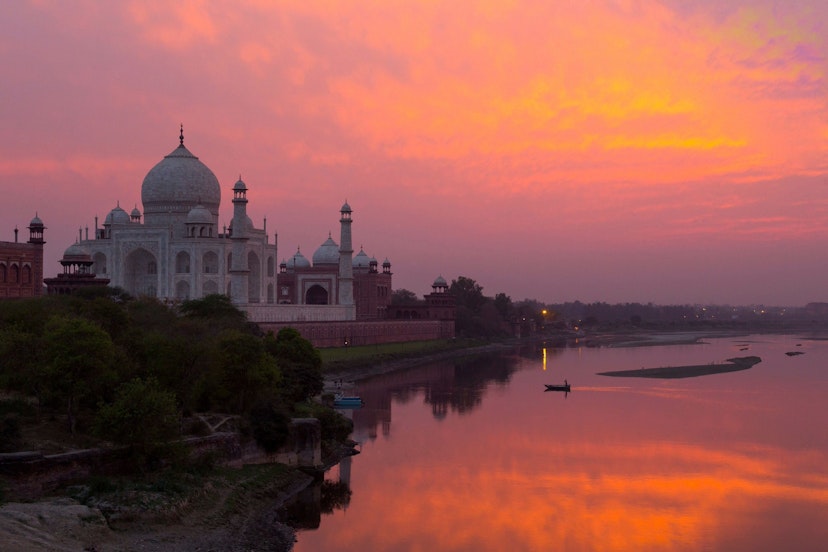 Kids Blog - Taj Mahal and Yamuna River at sunset