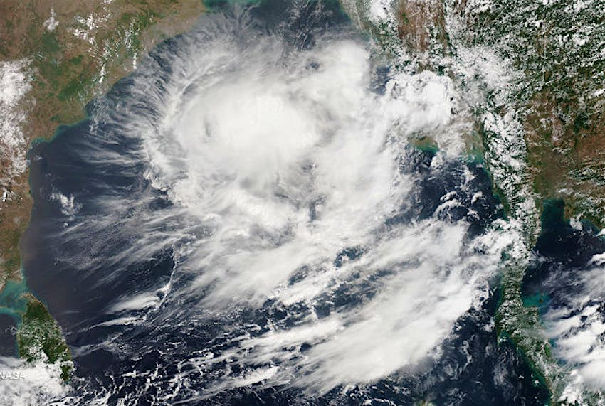 Travel News - Cyclone Satellite images of the cyclone forming, May 21 2014