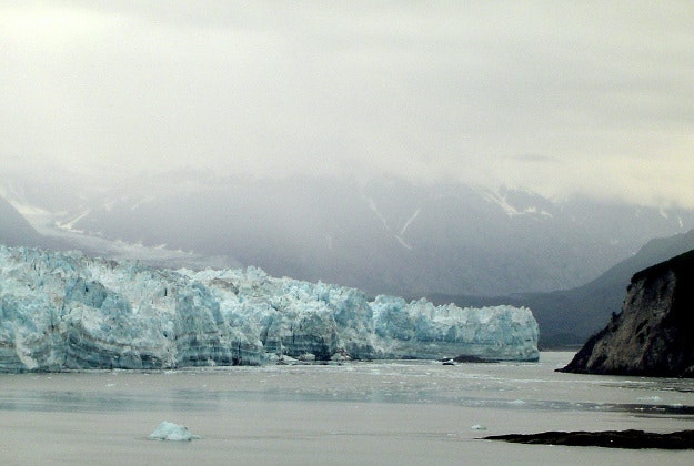 Glacier tours in Alaska could be under threat from global warming. Image by Dawn Ellner / CC BY 2.0