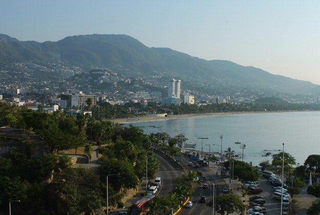 Acapulco set to recreate glamorous past?