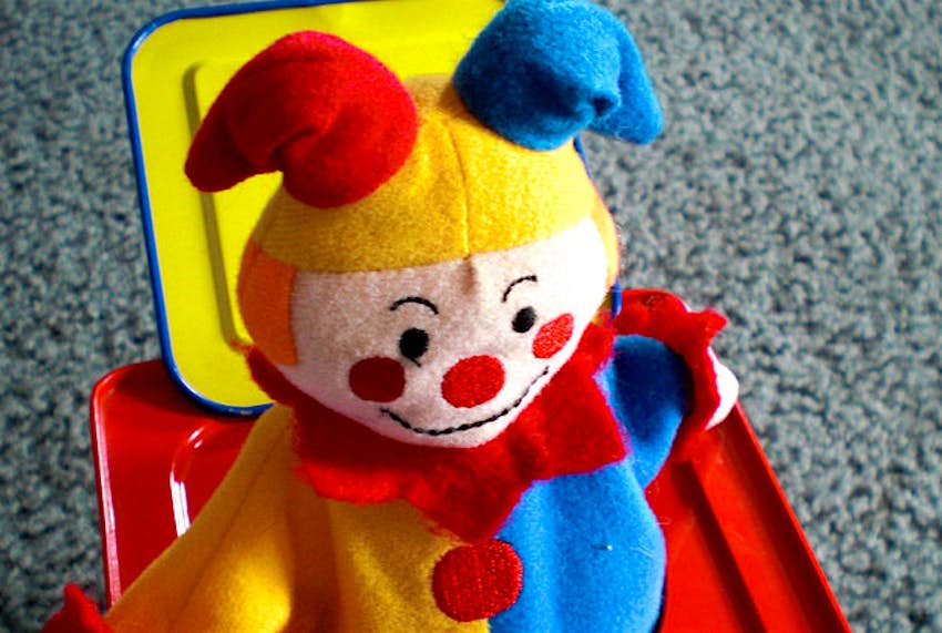 Travel News - Clown Disguised as clowns, 14 teenagers are attacking citizens in southern France.