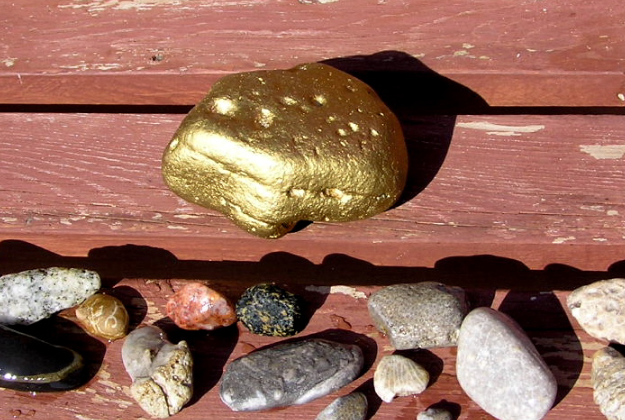 Giant gold nugget sold in California.