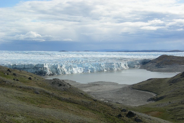 100 tonnes of inland ice melts every hundredth of a second in Greenland.