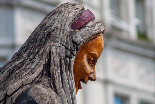 Statue of Alice in Llandudno.