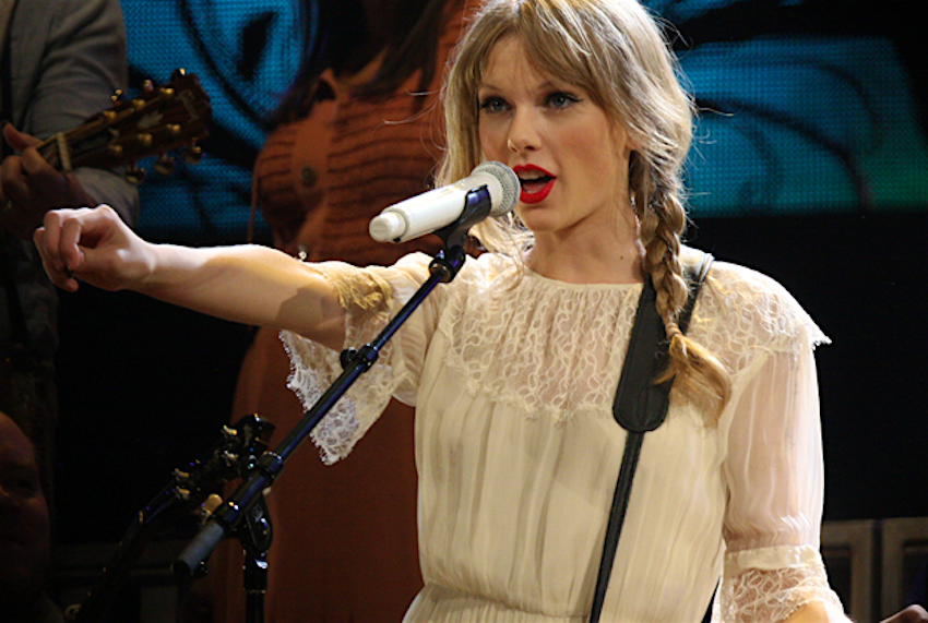 Travel News - TaylorSwiftEvaRinaldi Taylor Swift named New York ambassador.