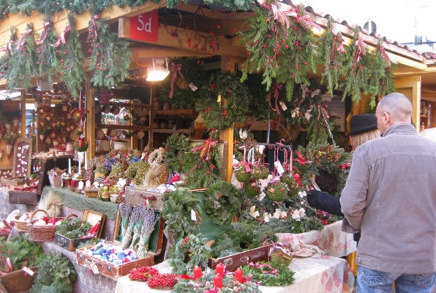 Budapest Christmas Market, Vörösmarty square.