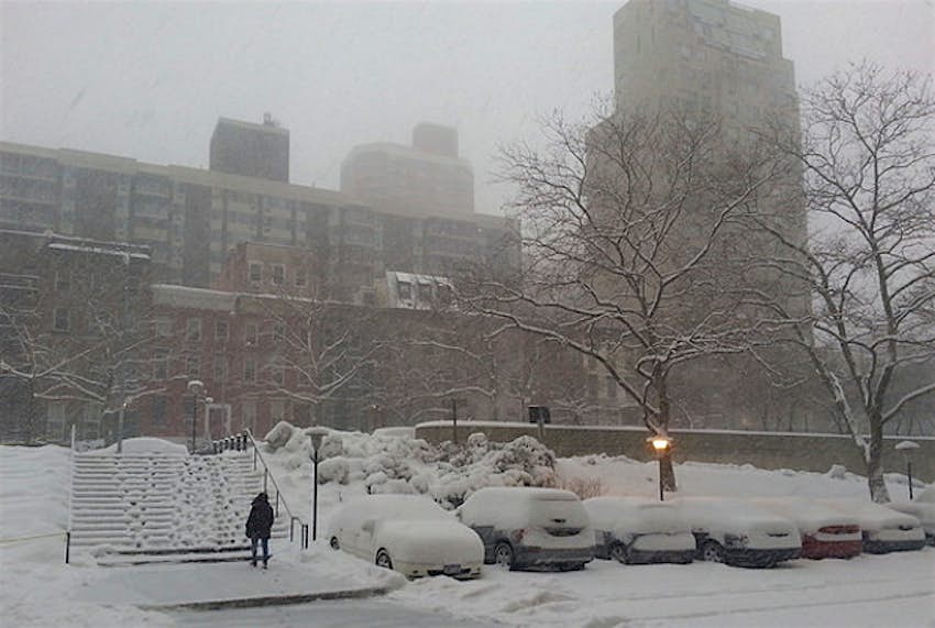 Travel News - New York snow Charles16e New York, February, 2014