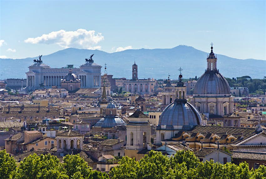 Travel News - Rome Stash of stolen treasures found in house near Rome.
