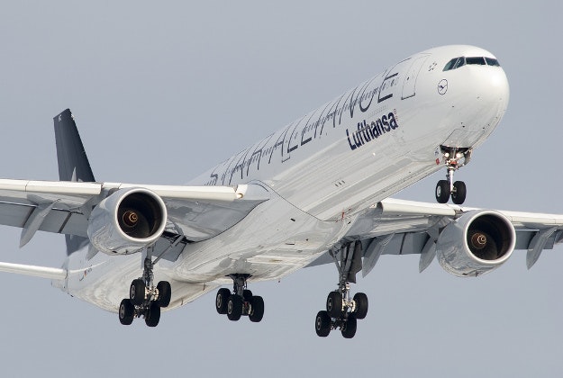 Lufthansa will cancel 1350 flights across Germany.