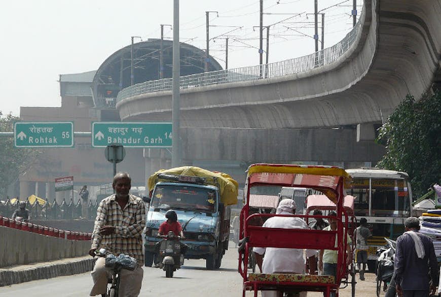 Traffic en route to Rohtak.