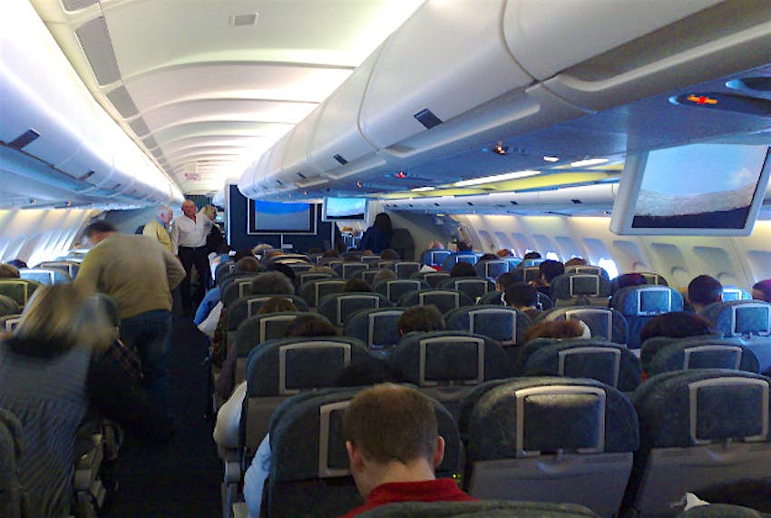 Travel News - inside1 Pregnant women urged to walk the aisles on long-haul flights