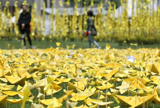 A memorial to the victims of the Sewol disaster in Seoul.