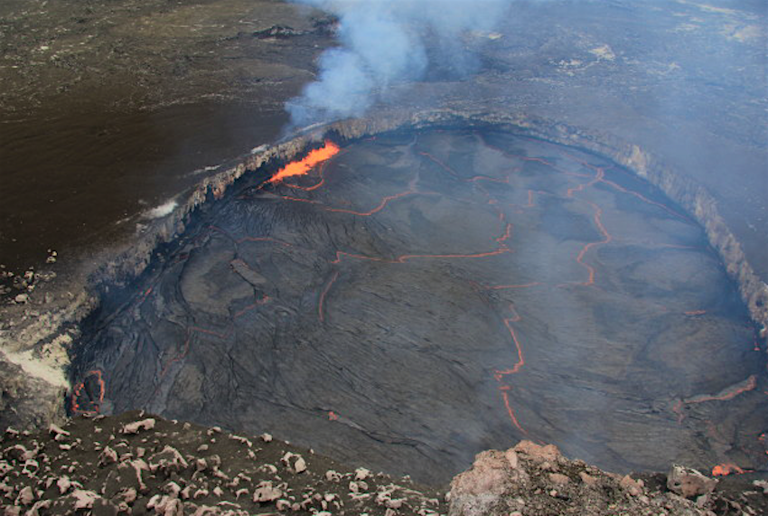 Travel News - Kilauvolcano Kilauea’s summit lava lake over flowing on 25th of April 2015.