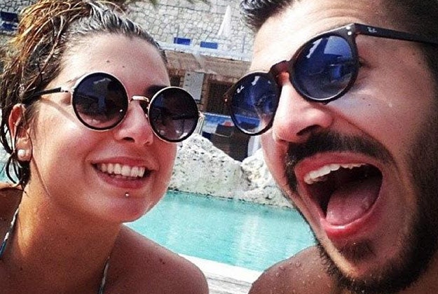 Italian couple who tried to flag down a Ryanair jet. Image: Facebook.