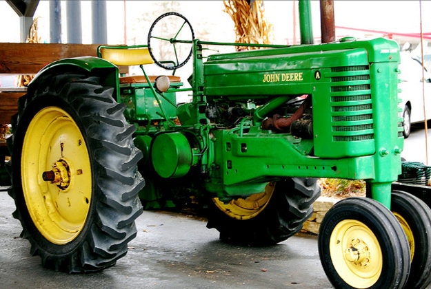 Couple make 12-day trip from Germany to Croatia on a tractor.