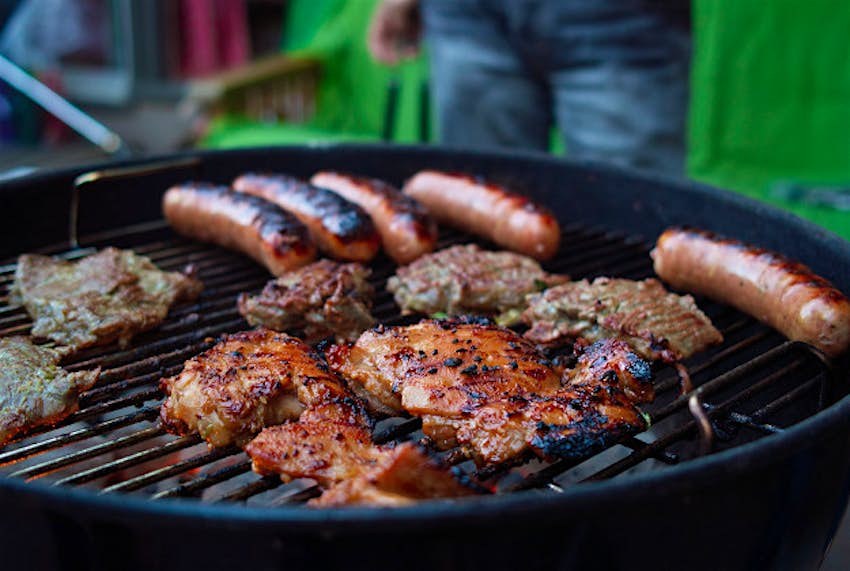 Travel News - bbq South African hopes to set record for world's longest braai.