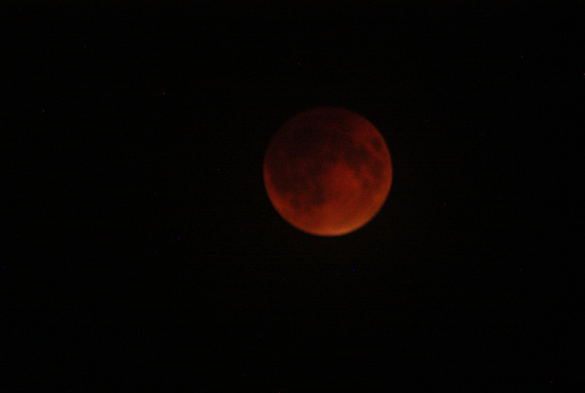 Travel News - bloodsupermoon Blood supermoon, 27 September 2015.