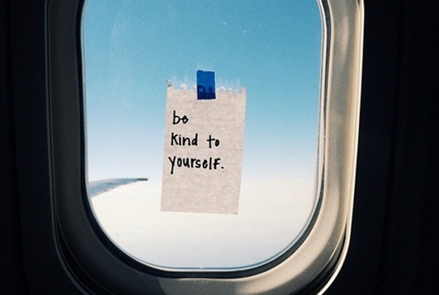 Taylor Tippett started a series of photos online where people post photos of inspiration notes on airplane windows. 