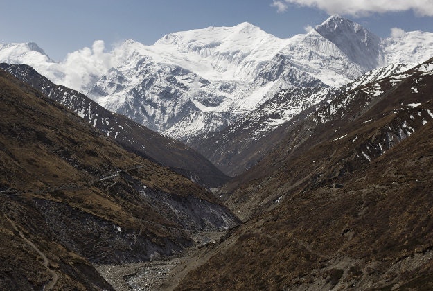 The Annapurna range between Ledar and Thorong Phedi.