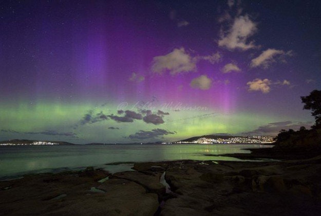 Aurora australis over Howrah Beach, Tasmania. Image from the Twitter page of Libby Wilkinson @libwilk
