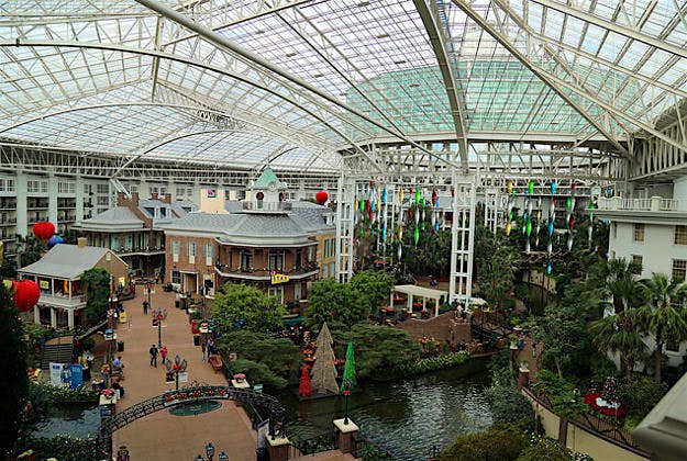 Travel News - Gaylord Opryland Resort Arturo Pardavila III Winter wonderland at the Gaylord Opryland Resost and Convention Center, Nashville.