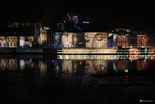 While the Lyon Festival of Lights was cancelled, one element remained in tribute to the victims of the Paris terrorist attacks. 