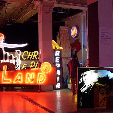 Travel News - Museum of Neon Art David Pena