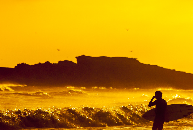Surfers across Mexico perform paddle-out to honour Australian surfers.