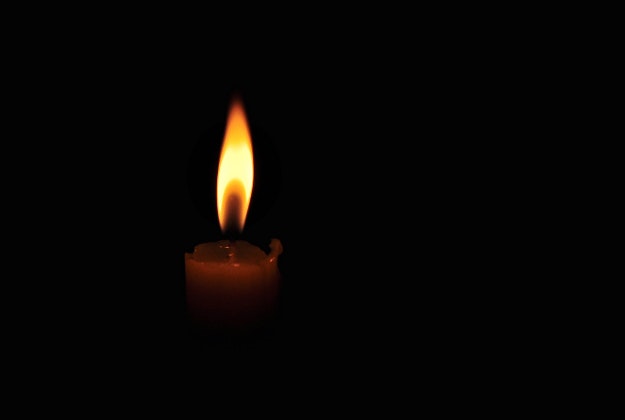 After the cancellation of the Festival of Lights, people are asked to place candles in their windows as a tribute to those lost in the 13 November Paris attacks.