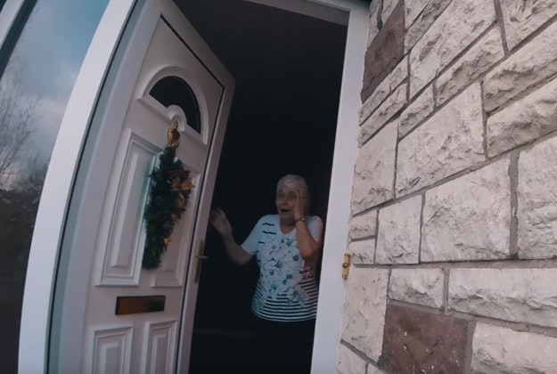 Nigel's mother gets a surprise when she sees who's at the door