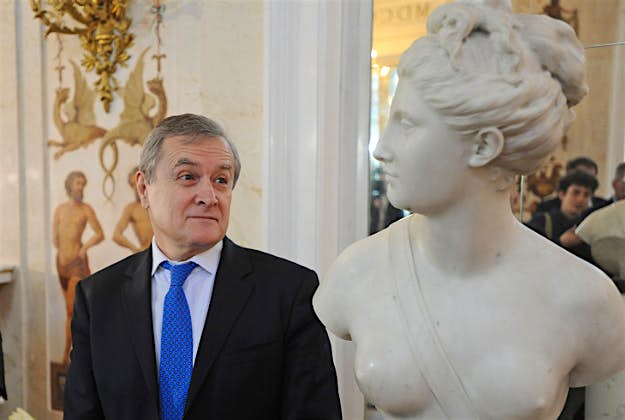 Travel News - looted nazi bust 1 Poland's Culture Minister Piotr Glinski looks the marble bust of the antique goddess Diana during a ceremony of return at the Lazienki Palace in Warsaw, Poland, Friday, Dec. 18, 2015.