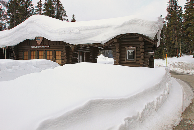 The north-east entrance to Yellowstone National Park in the snow.
