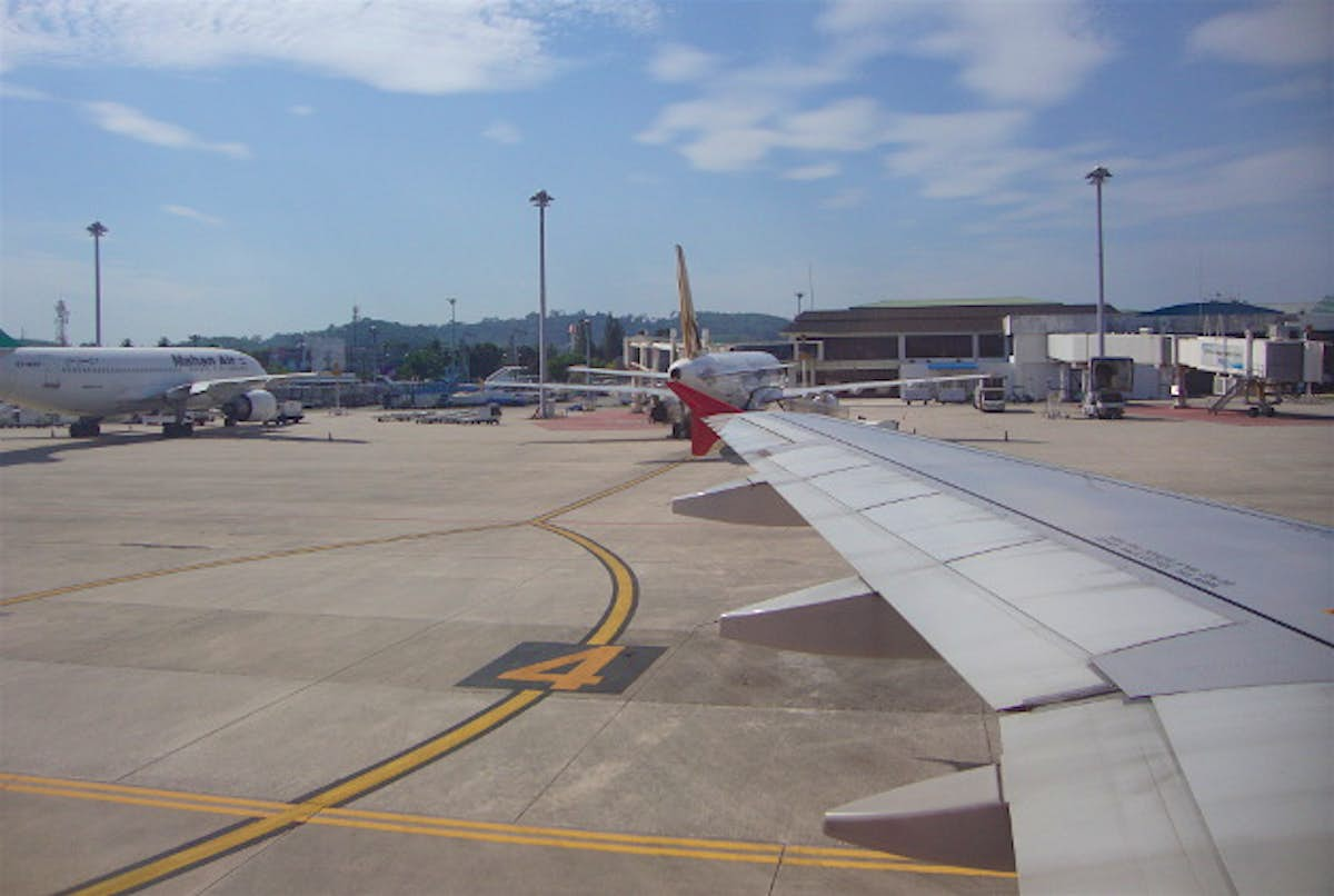  Jakarta airport  baggage handlers busted for luggage theft 