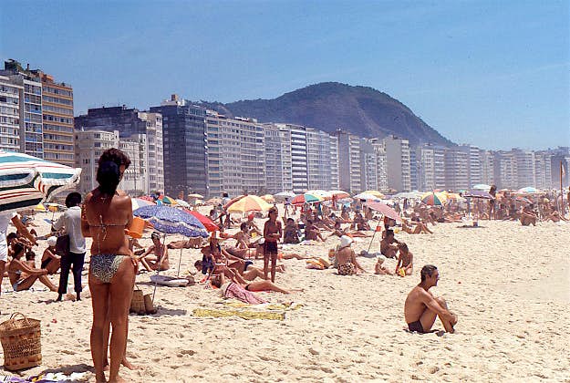 Travel News - copa1 The iconic Copacabana beach in Rio is attracting more Argentinian tourists than even before