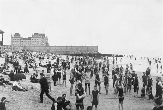 Travel News - 3 - 1902 - Manhattan Beach (Library of Congress) 1902 "Manhattan Beach"