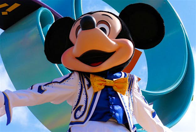 Travel News - Mickey Mouse Shanghai Disney tickets sell out within hours.