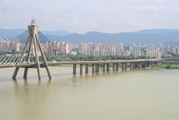 Travel News - Olympic bridge Seoul
