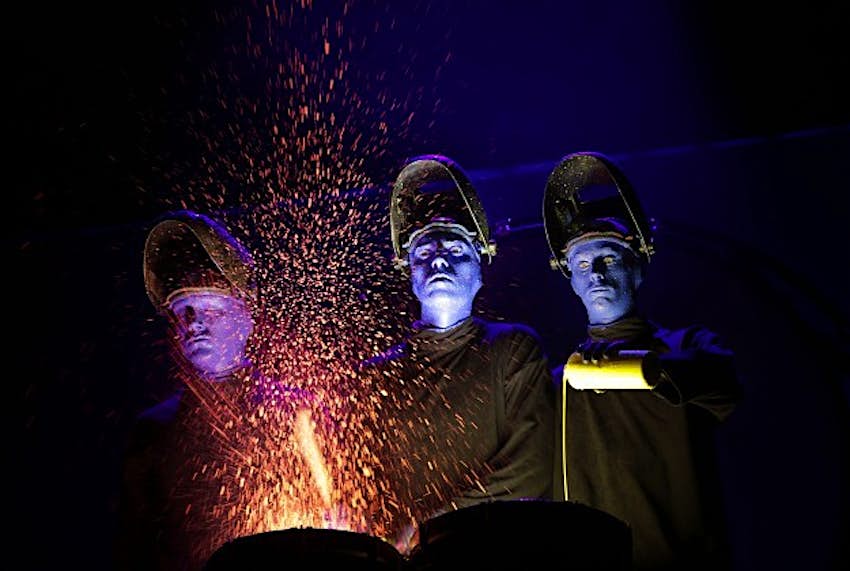 Travel News - SINGAPORE BlueMan 093152 Blue Man Group performs with paint in Singapore