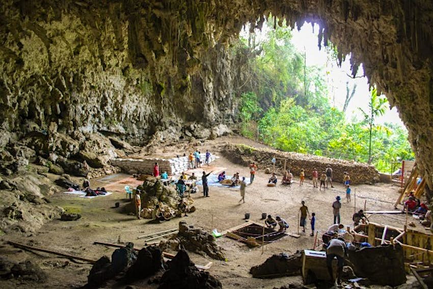 Travel News - H. florensiensis remains research Researchers at the Liang Bua cave on the Indonesian island of Flores, as new research suggests that extinct mini humans from Indonesia nicknamed "hobbits" from here