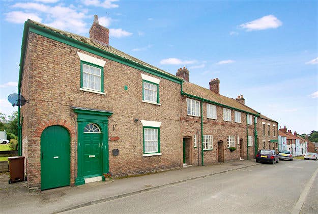 Travel News - HighStreetforsale Properties in High Street, as part of a sale for the West Heslerton Estate, Malton, North Yorkshire with an estimate of £20 million.