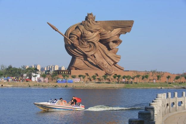 1200 ton guan yu statue