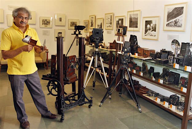 Travel News - Cameramuseum Photographer Aditya Arya shows Vintage Camera at Vintage Camera Museum.