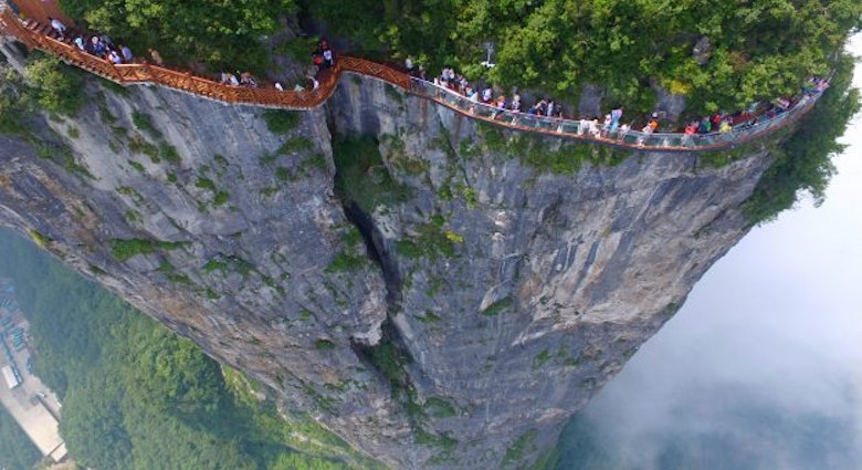 The Coiling Dragon Cliff skywalk