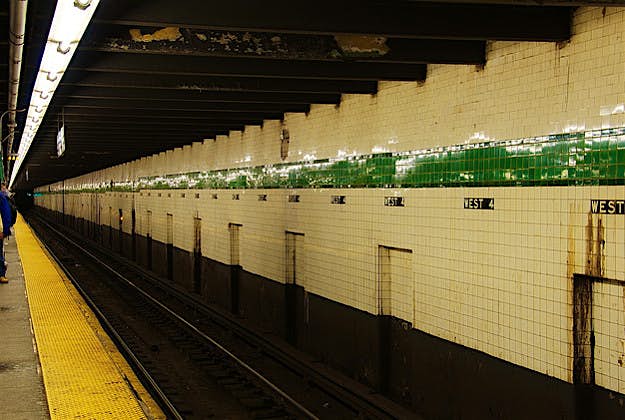Travel News - Subway tracks Dave Bezaire Subway track, New York.