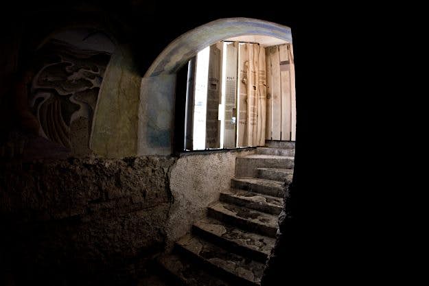 Travel News - Muzej_temnic-2 The Museum of Confinement offers guests the chance to take a look beneath the building at where unruly prisoners would have been kept.