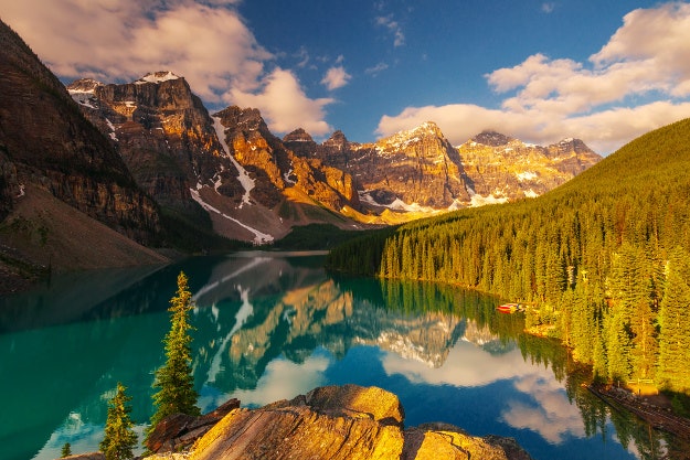 Overlook of Moraine Lake and Valley of the Ten Peaks in Banff National Park, Alberta, Canada. 