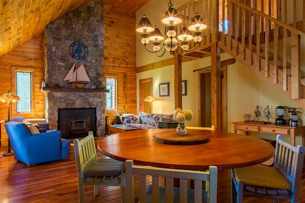 Travel News - 1 Cedar Island | South Hero, VT | Luxury Real Estate Cedar Island in Vermont is up for auction. Image: Concierge Auctions