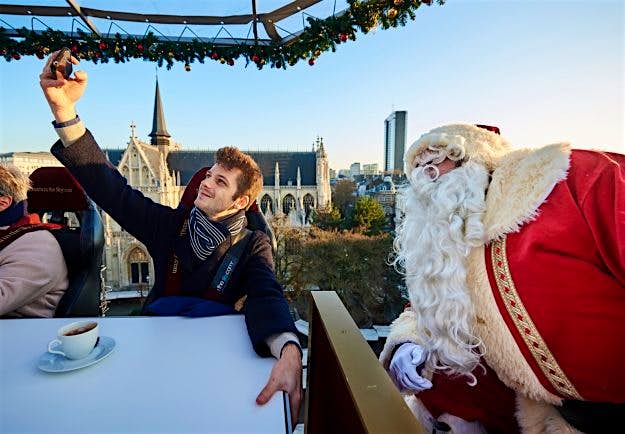 Travel News - Guests enjoy dinner at the "Santa in the Sky" experience in Brussels. Image: Santa in the Sky